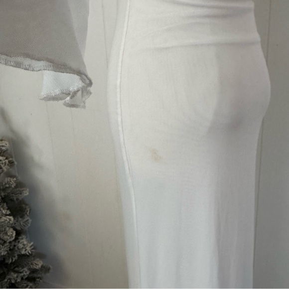 Meshki Josie Off Shoulder Mesh Maxi Dress Small in Ivory Wedding Bridal - Picture 13 of 13